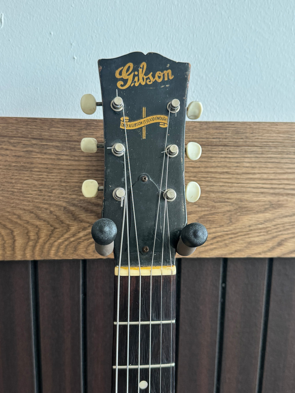 1945 Maple Banner Gibson LG-2
