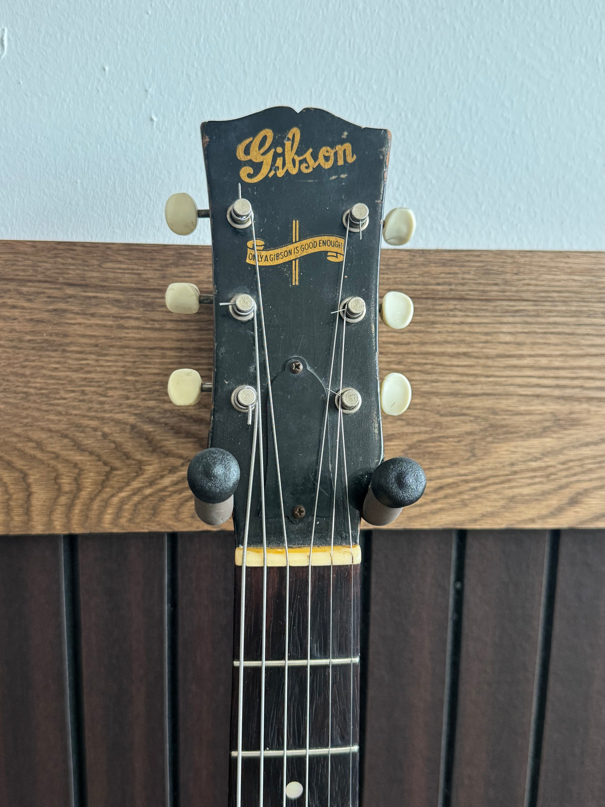 1945 Maple Banner Gibson LG-2