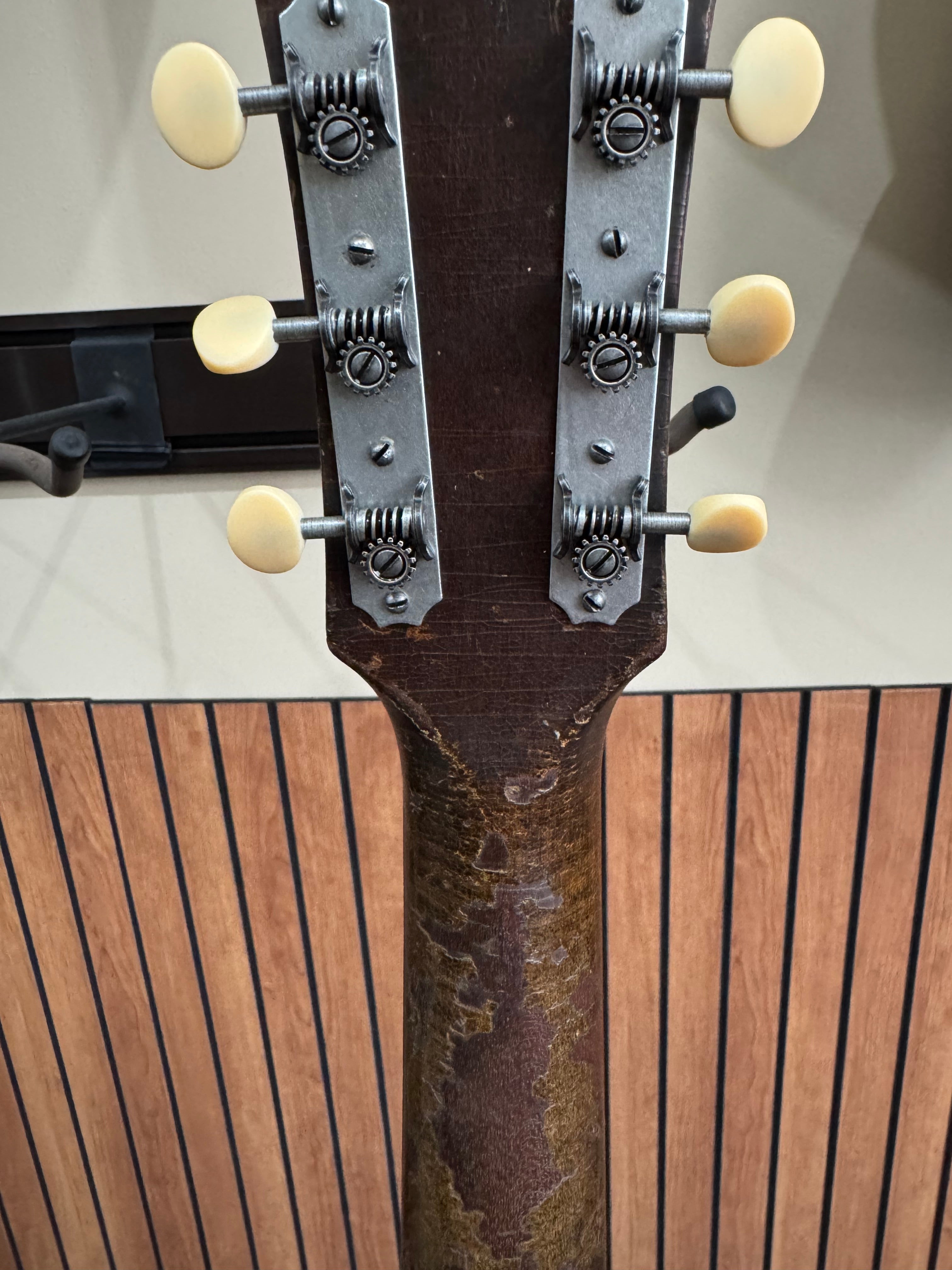 1943 Banner Gibson J-45
