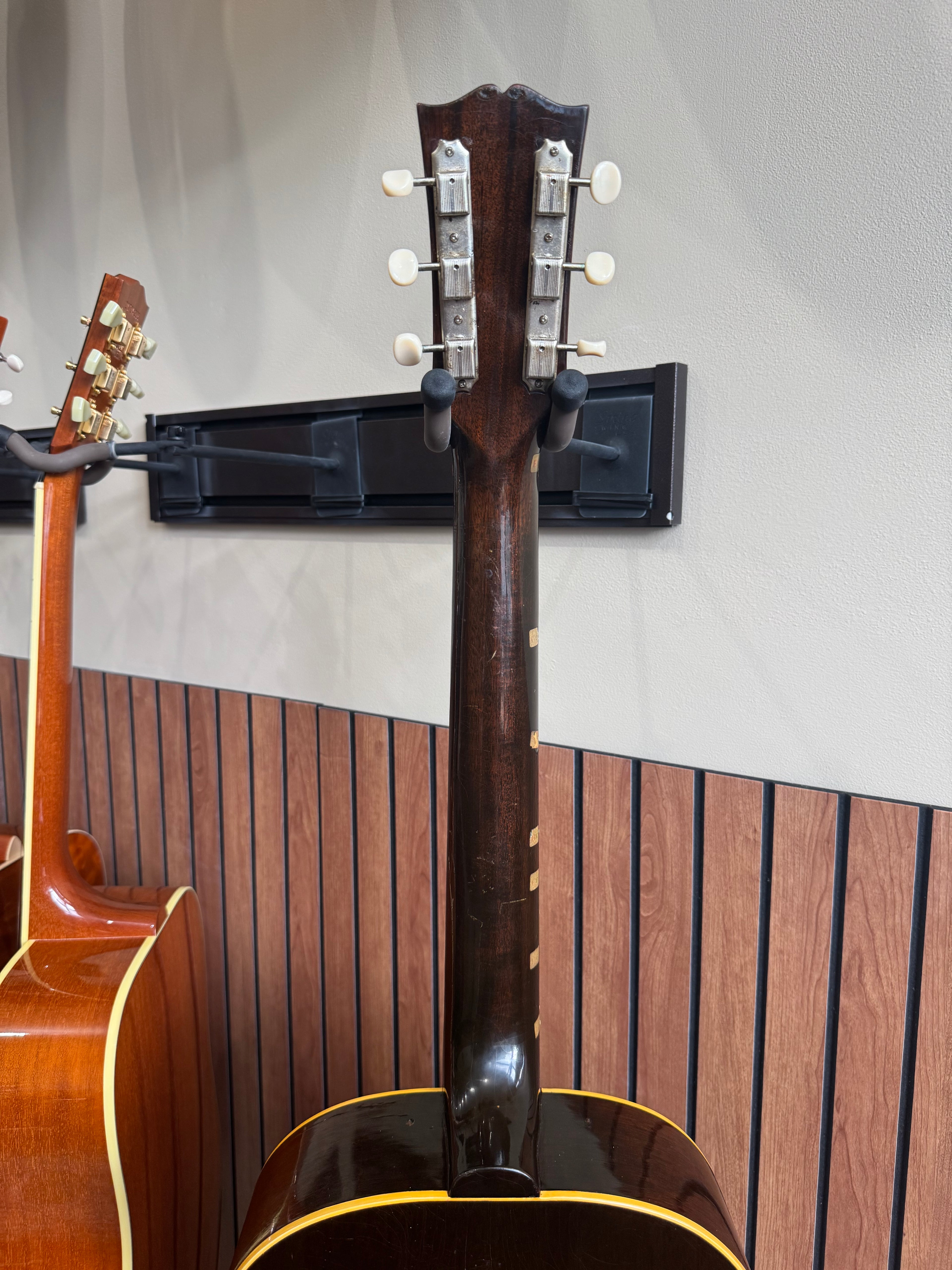 1944 Banner Gibson LG-2