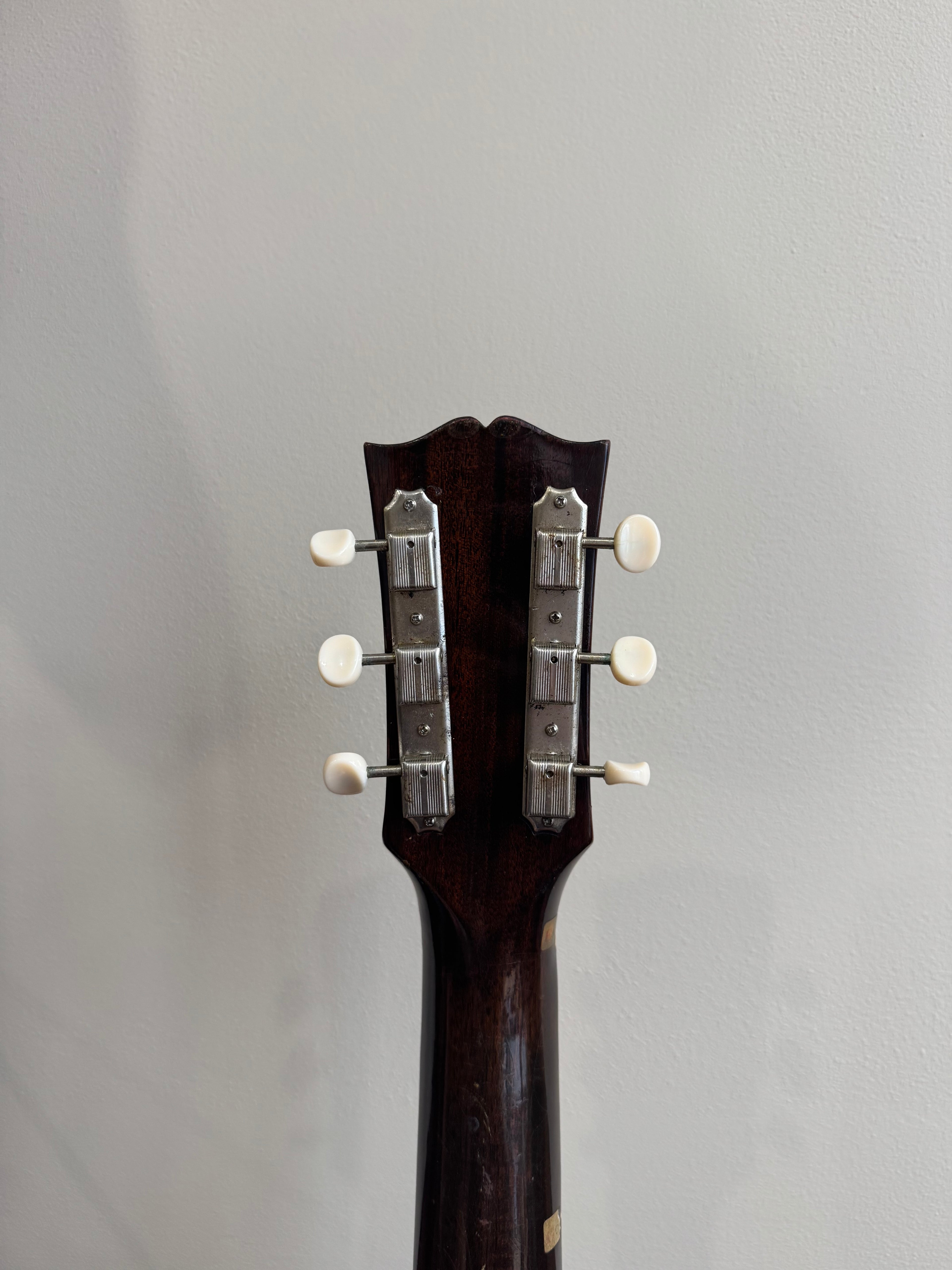 1944 Banner Gibson LG-2