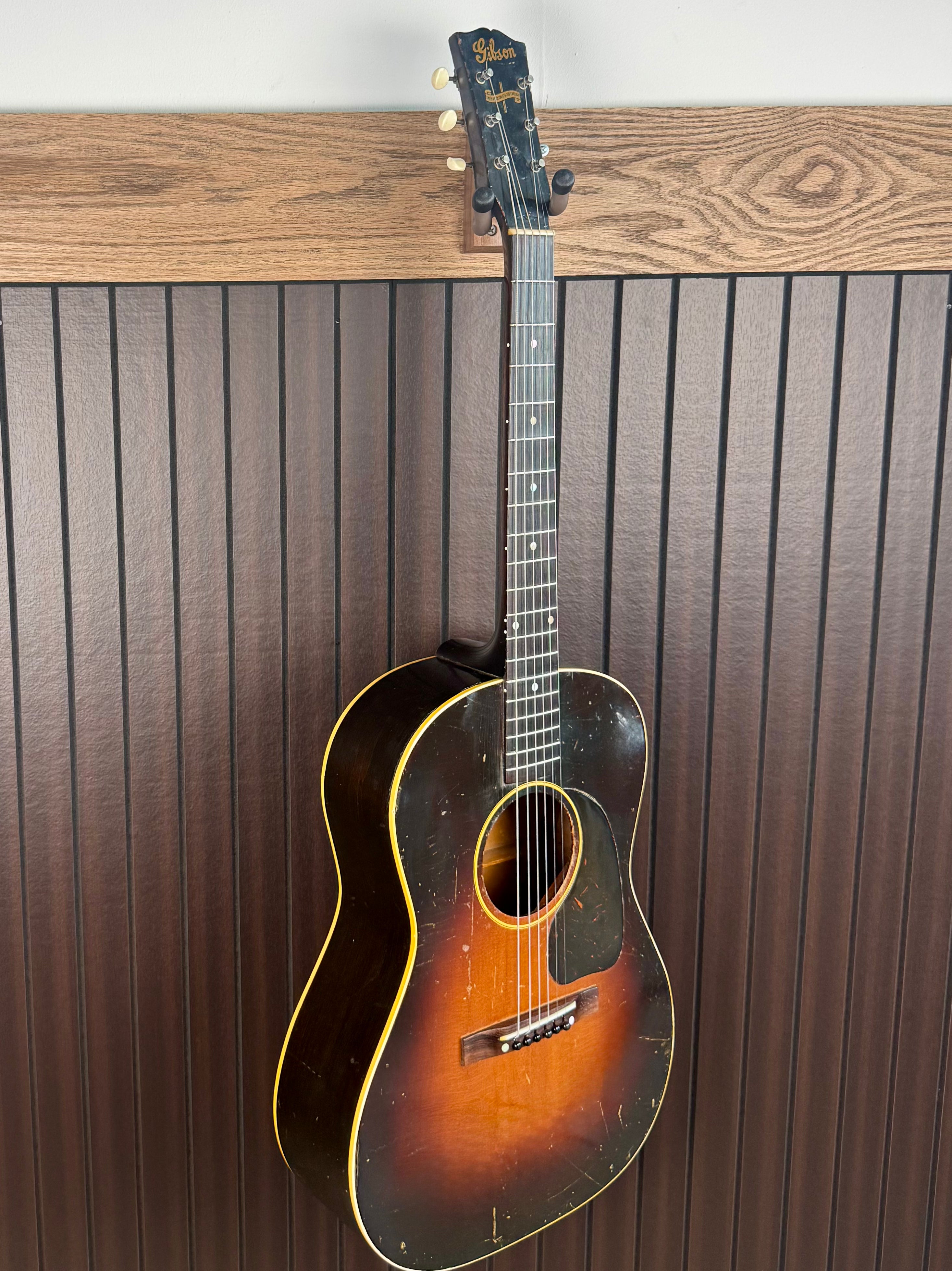 1945 Maple Banner Gibson LG-2