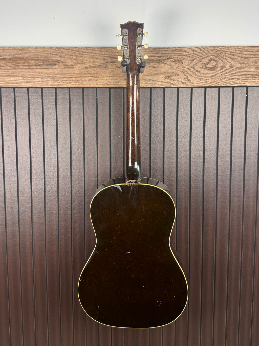 1945 Maple Banner Gibson LG-2