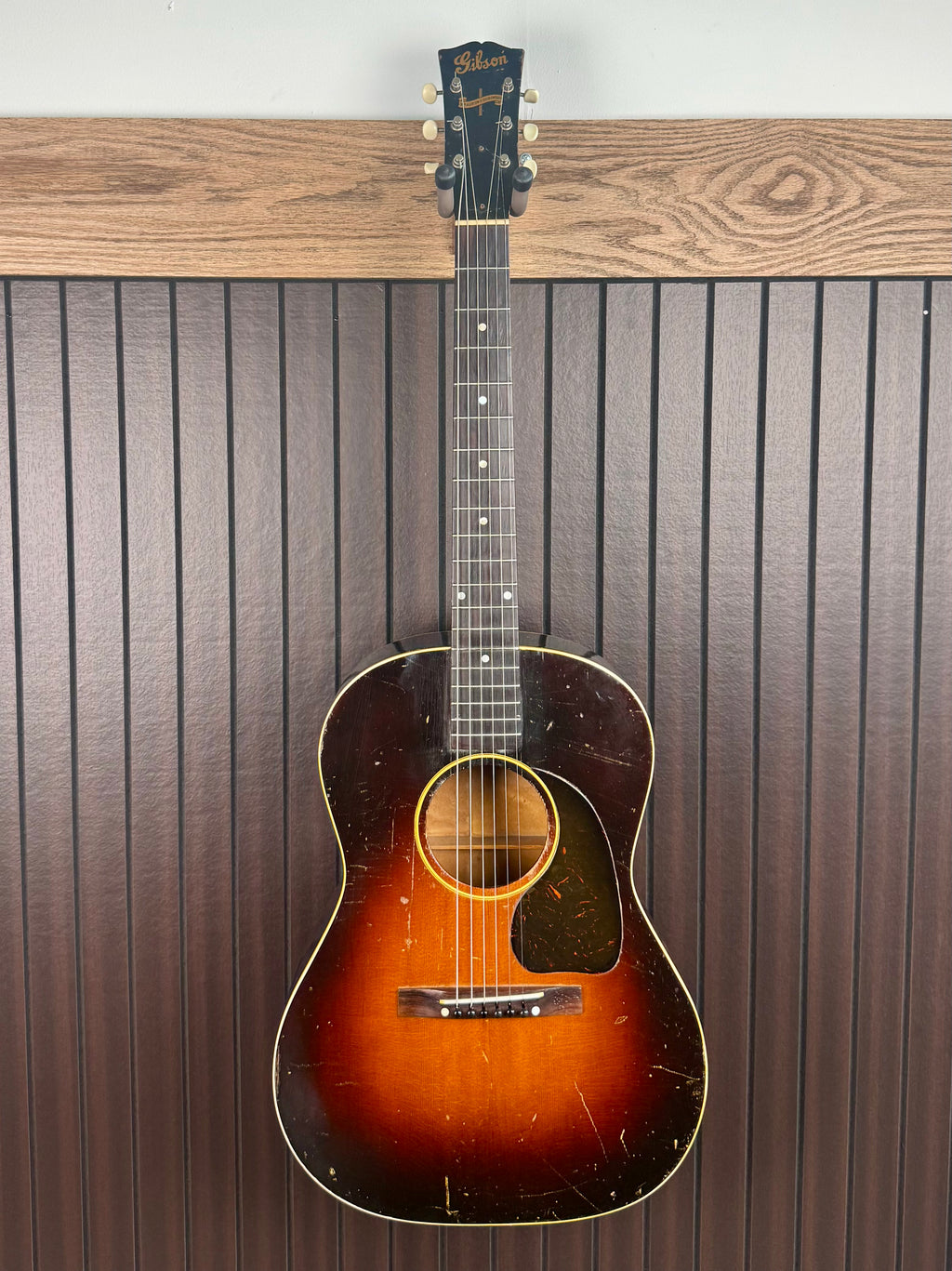 1945 Maple Banner Gibson LG-2
