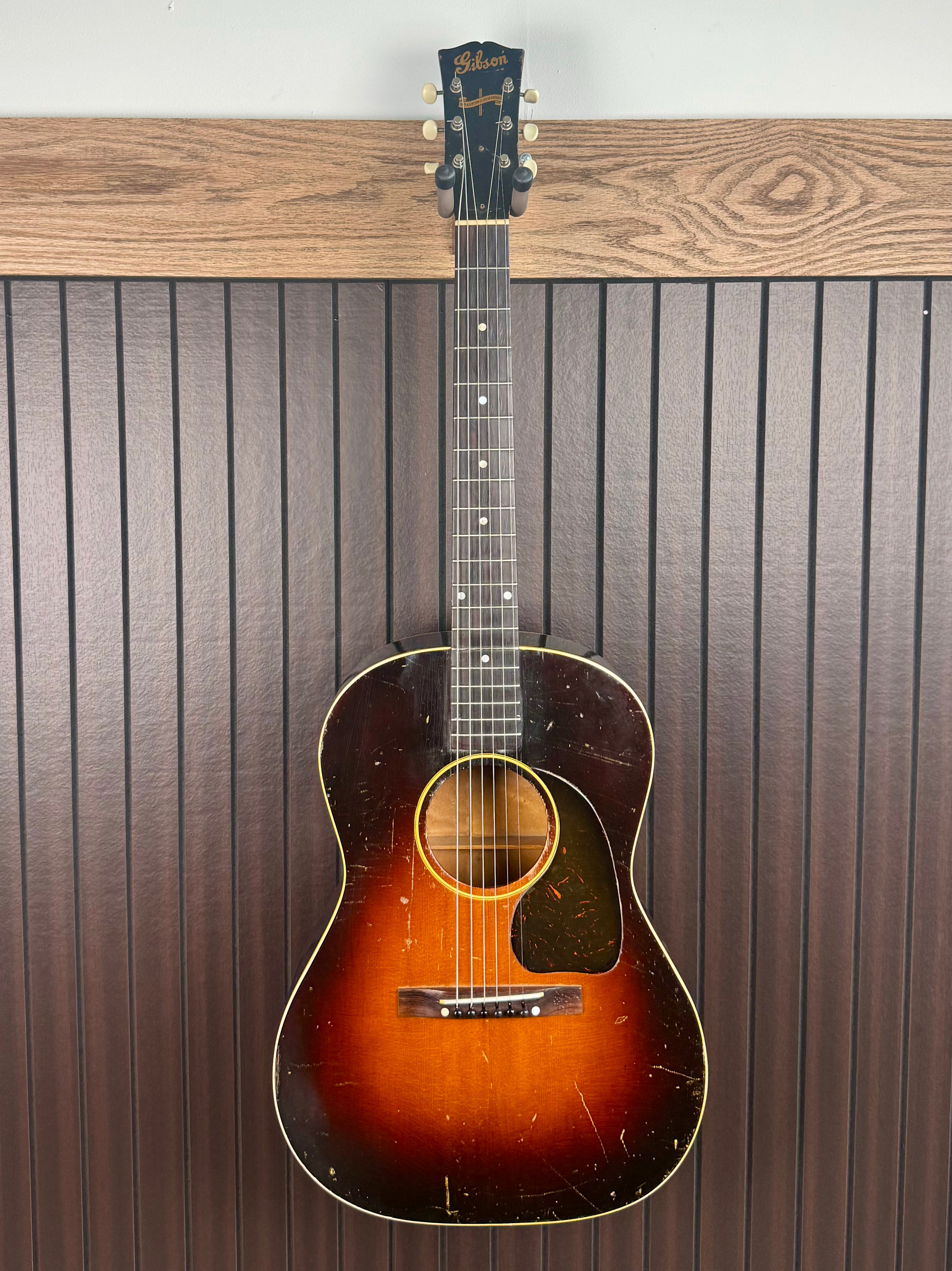 1945 Maple Banner Gibson LG-2
